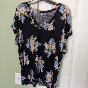 🖤 2/$20 Loft Floral T Shirt